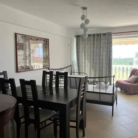 Apartamento Polyxeni Qeparo