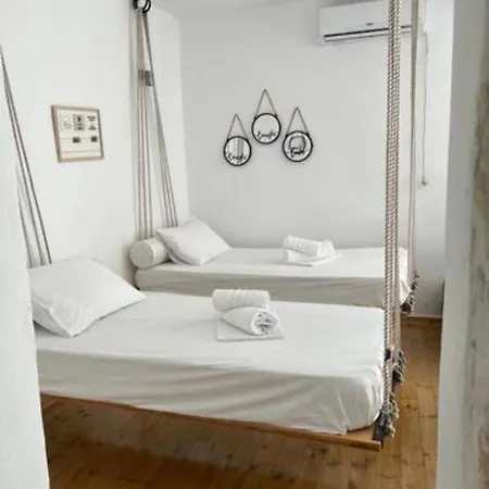 Polyxeni Apartment *