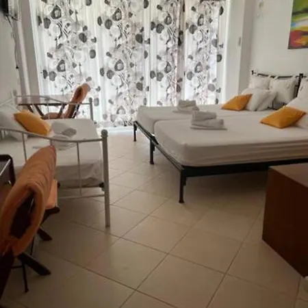 Polyxeni Apartment *